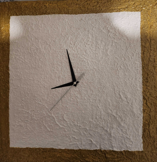 Unique clock